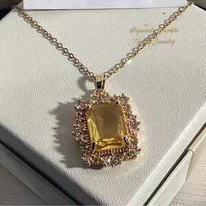 💋10k Gold Gorgeous Radiant Cut Champagne Cz Diamond Pendant Necklace